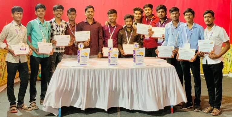 राज्यस्तरीय 'डिपेक्स' प्रकल्प स्पर्धेमध्ये कर्मयोगी पॉलिटेक्निकचे घवघवीत यश तंत्रज्ञानाच्या कुंभमेळ्यात कर्मयोगीच्या विद्यार्थ्यांचे यश